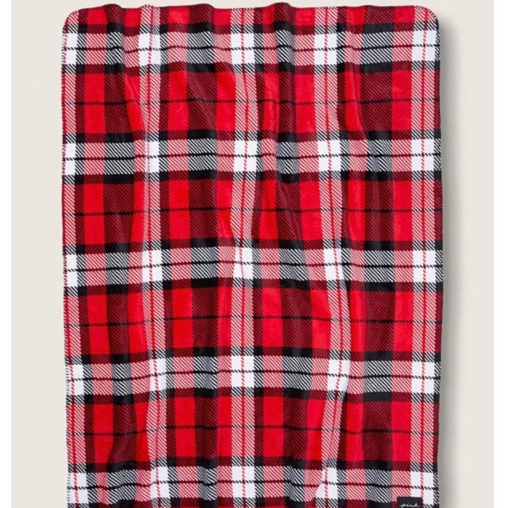 VS Sherpa Blanket NWT